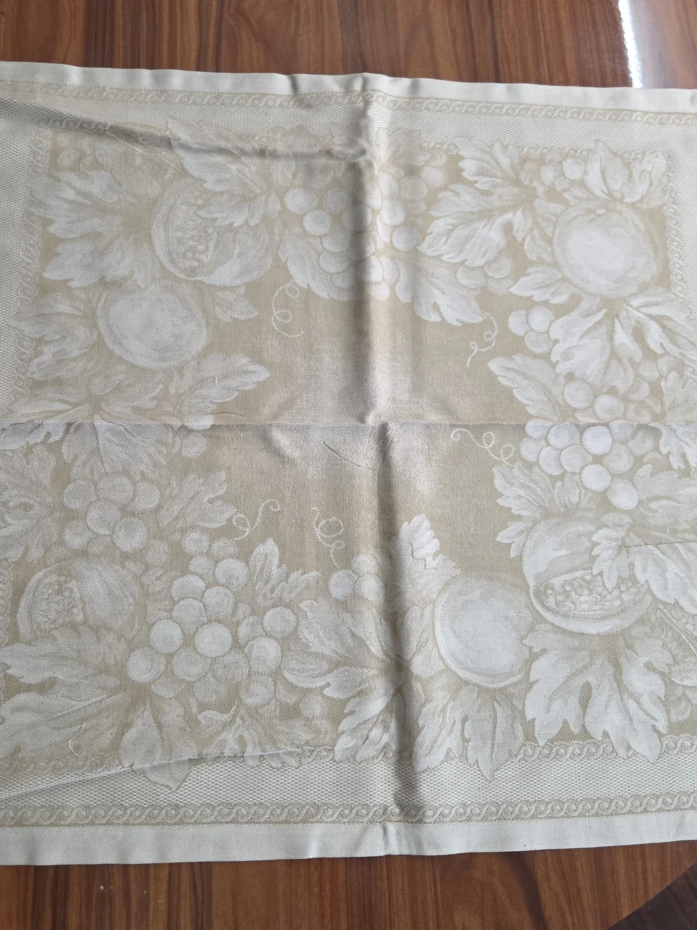 Saks Fifth Avenue Beige and Cream Jacquard Pattern 100%Cotton Napkin Set Of 4